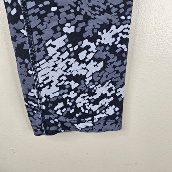 NIKE Legend Tight Fit Dri-FIT Training ¾ Leggings Run Running Yoga Small S - Picture 3 of 7